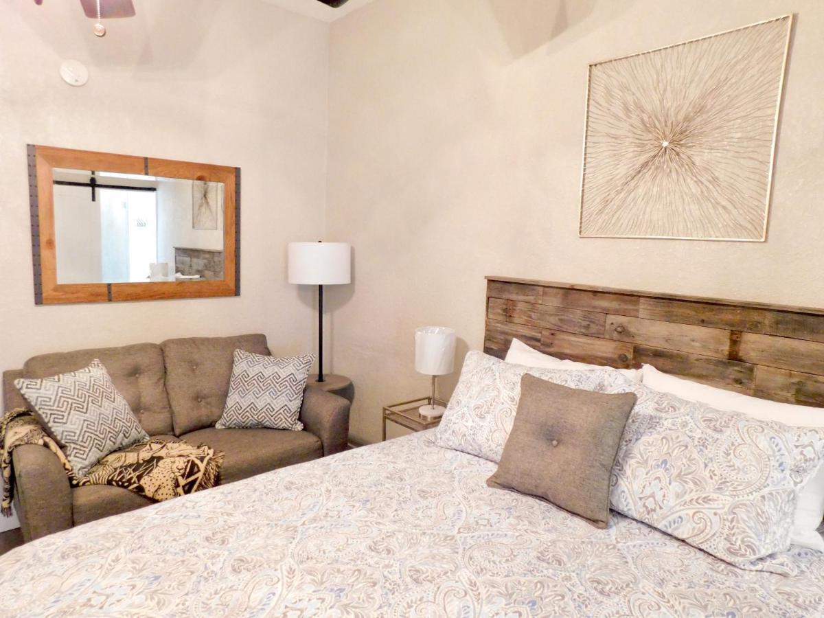 Budget Friendly Condo Within Walking Distance To The Beach! غولف شورز المظهر الخارجي الصورة