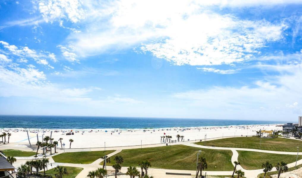 Budget Friendly Condo Within Walking Distance To The Beach! غولف شورز المظهر الخارجي الصورة