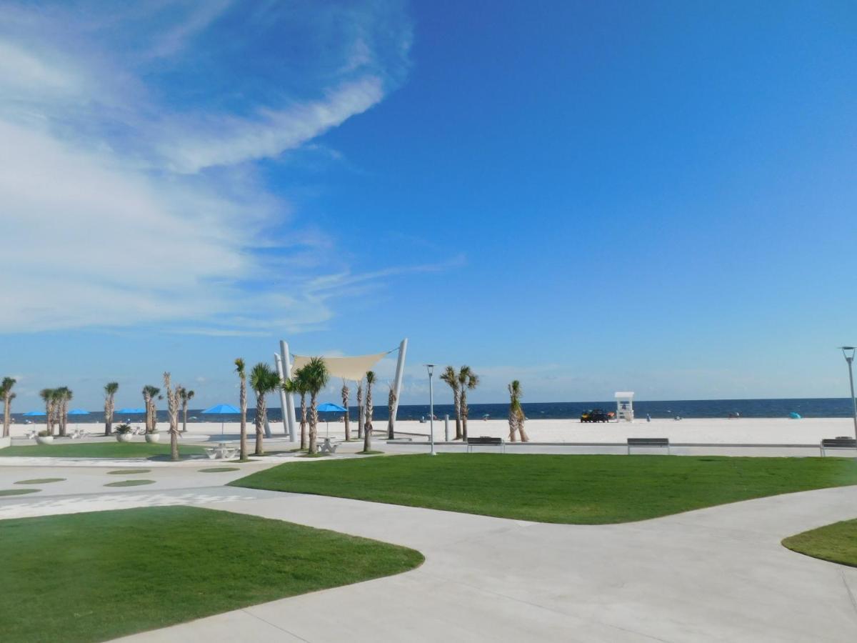 Budget Friendly Condo Within Walking Distance To The Beach! غولف شورز المظهر الخارجي الصورة
